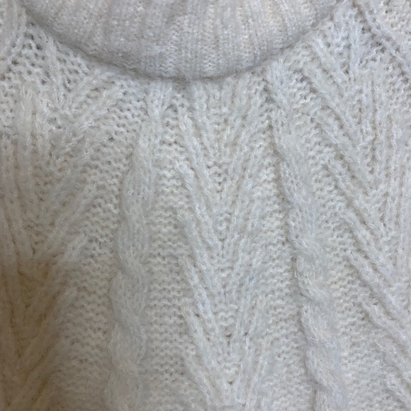Universal Thread Soft Cream Oversized  Sweater - Picture 5 of 12
